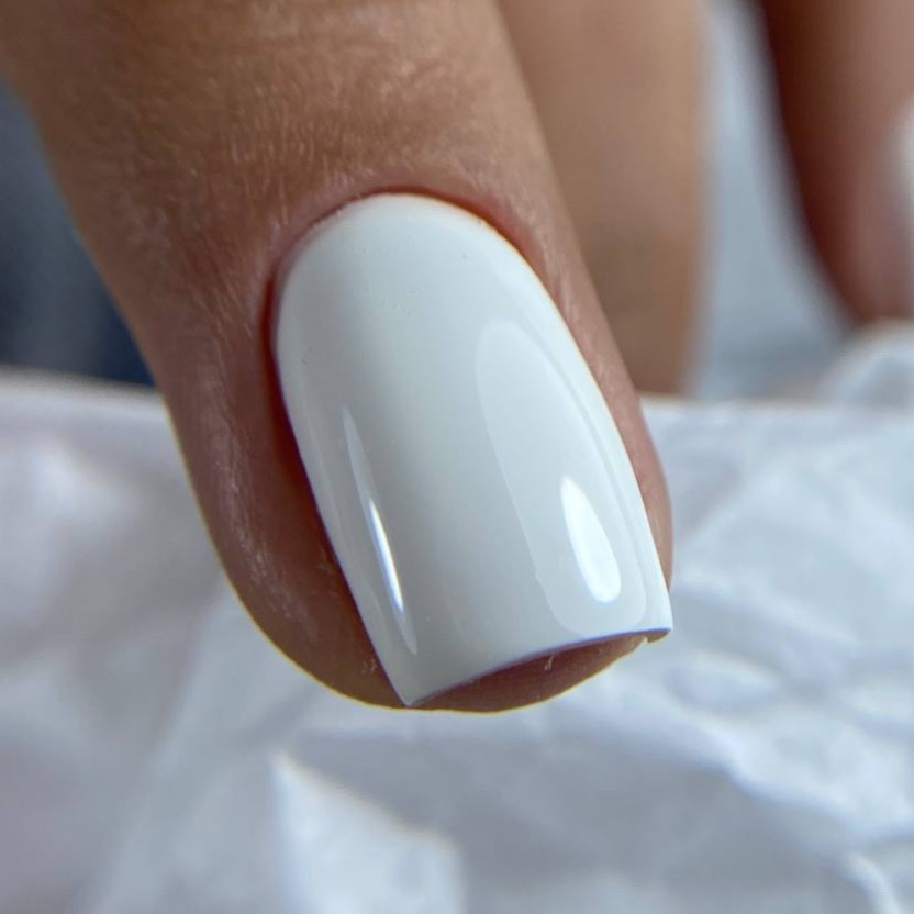 Uñas Esmaltado Permanente Blanco  Manicura de uñas, Diseños de